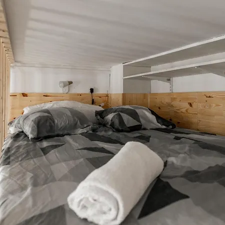 Montsejour - Superbe Climatise Mezzanine Apartmán *